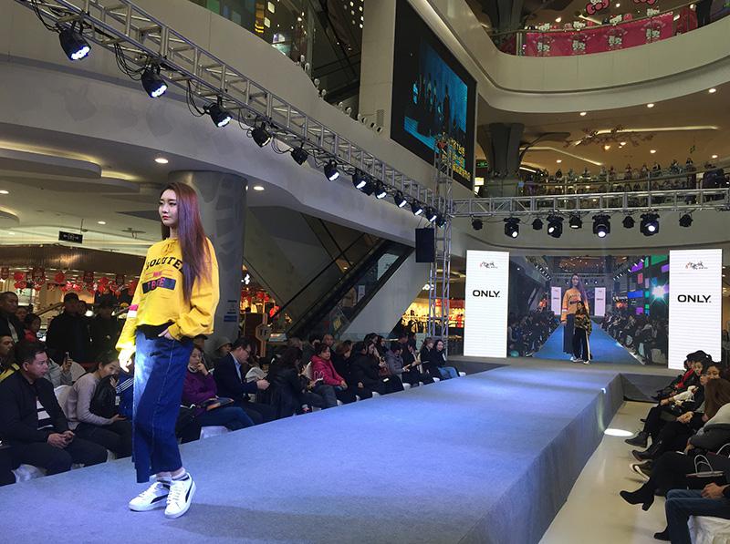 达人印象城品牌服装走秀